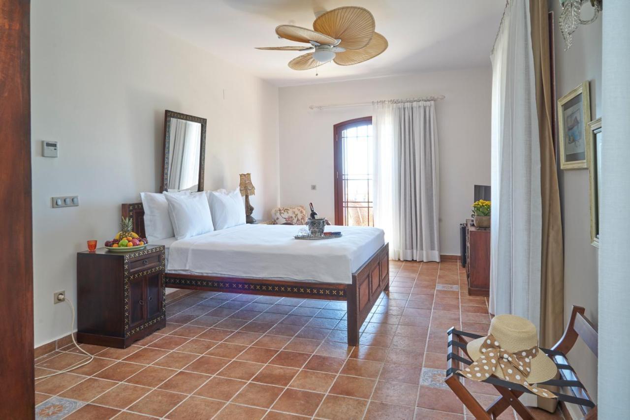 Villa Taraca Alacati Romantik Otel (Adults Only) エクステリア 写真