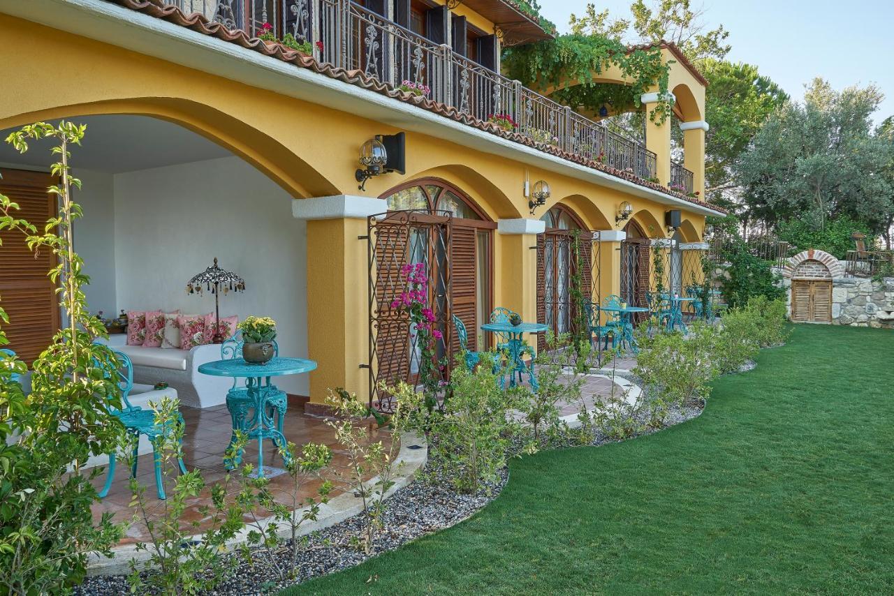 Villa Taraca Alacati Romantik Otel (Adults Only) エクステリア 写真
