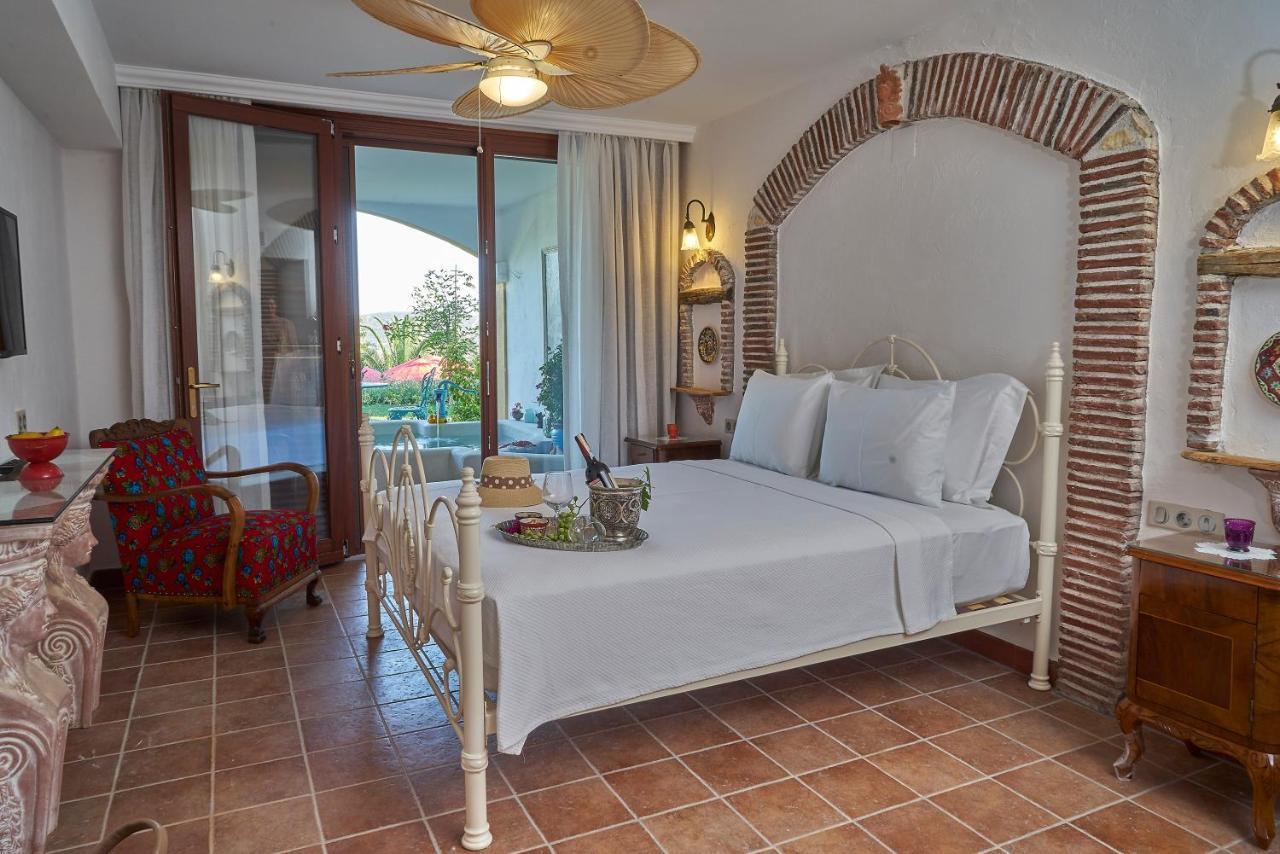 Villa Taraca Alacati Romantik Otel (Adults Only) エクステリア 写真